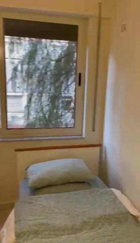 Tirane, jepet me qera apartament 3+1+Aneks+Ballkon Kati 2, 120 m² 800 € (QENDER)