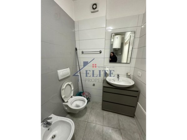 Tirane, jepet me qera apartament 1+1+Ballkon Kati 4, 64 m² 550 € (Kompleksi Magnet)