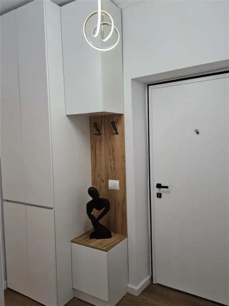 Tirane, jepet me qera apartament 1+1+Ballkon Kati 1, 70 m² 600 € (21 DHJETORI)