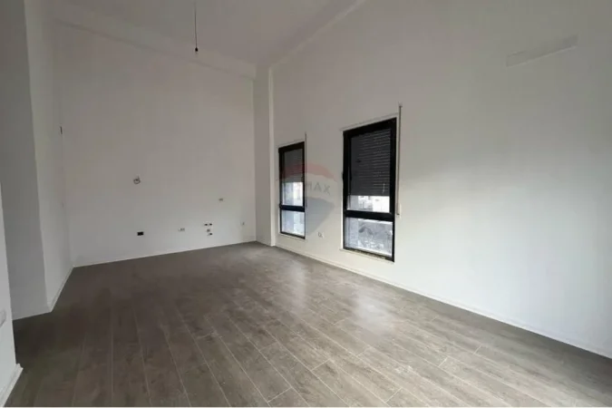 Tirane, shitet apartament 2+1+Ballkon Kati 2, 103 m² 169.000 € (Porcelan)