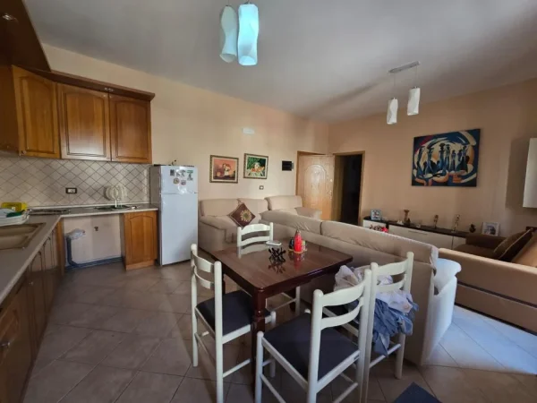 Vlore, shitet apartament 1+1+Ballkon Kati 4, 60 m² 70.000 € (Tek Orizi)