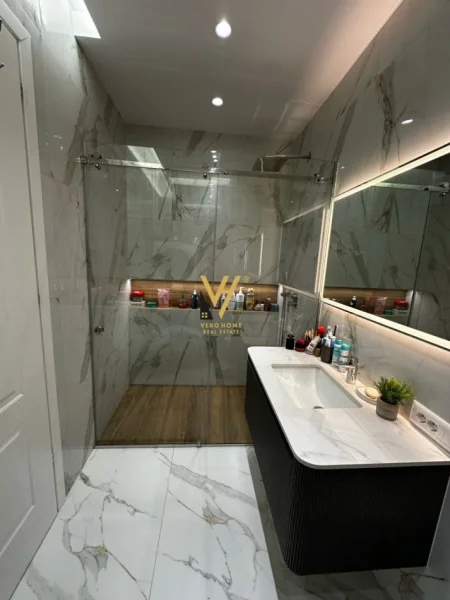 Tirane, shitet apartament 2+1+Ballkon Kati 7, 112 m² 252.900 € (PORCELAN)