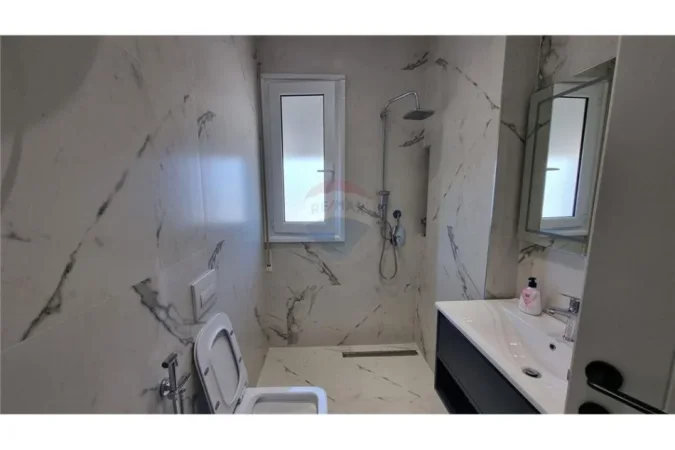 Vlore, shitet apartament+verande | Penthouse 1+1+Ballkon , 66 m² 150.000 € (Radhime)