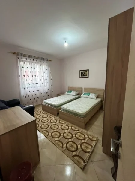 Shqiperi, jepet me qera apartament 2+1+Ballkon Kati 0, 105 m² 450 € (YZBERISHT)