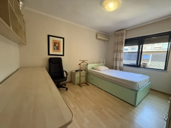 Tirane, jepet me qera apartament 2+1 Kati 4, 70 m² 600 € (Myslym Shyri)