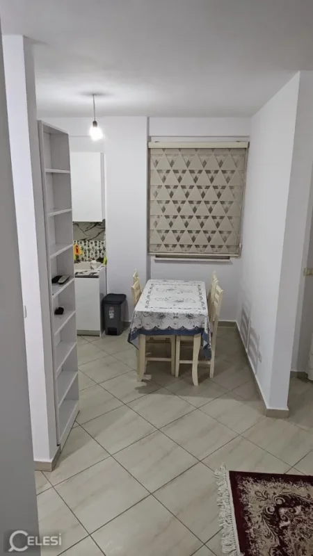 Tirane, jepet me qera apartament 1+1 Kati 3, 65 m² 400 € (ISH DOGANA)