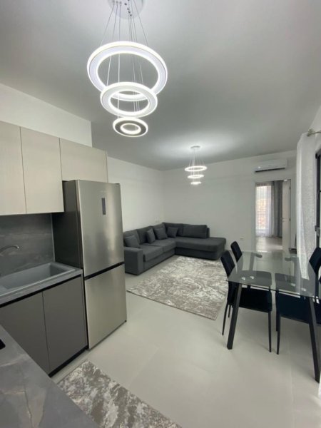 Tirane, jepet me qera apartament 1+1+Ballkon Kati 10, 57 m² 550 € (Farmacia 10)