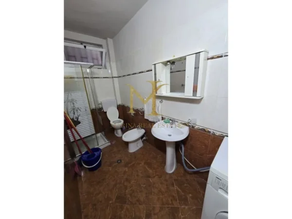 Durres, jepet me qera apartament 1+1+Ballkon Kati 5, 65 m² 250 € (plazh iliria,durres)