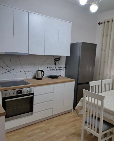 jepet me qera apartament 2+1+Ballkon Kati 1, 90 m² 650 € (LIQENI ARTIFICIAL)