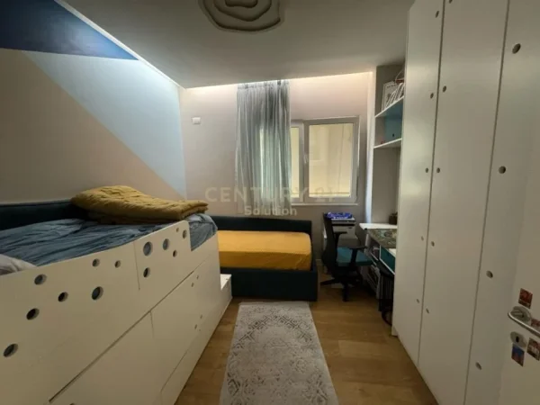 Tirane, shes apartament 2+1+2 , 113 m² 250.000 € (Liqeni i Thatë)