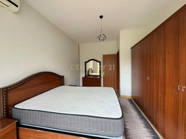 Tirane, jap me qera apartament 2+1+2 , 120 m² 500 € (Liqeni i Thatë)