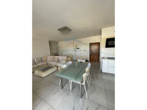 Durres, shitet apartament 3+1+Ballkon Kati 5, 160 m² 170.000 € 