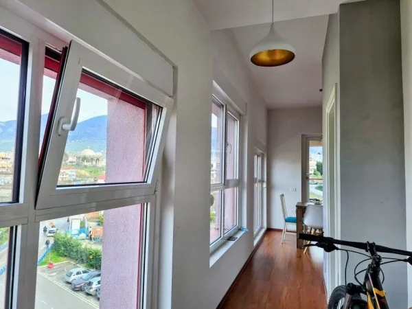 Tirane, jepet me qera apartament 2+1 Kati 5, 85 m² 550 € (Kompleksi Mangalem 21, Ali Demi.)