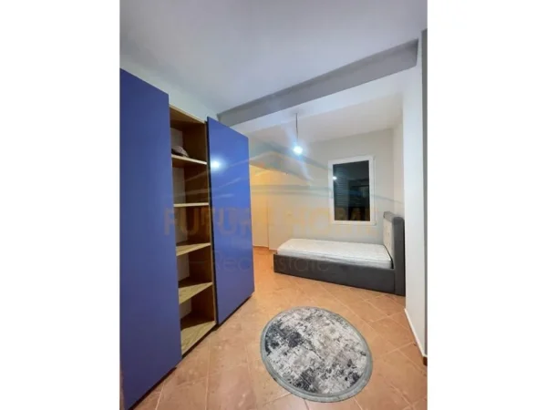 Apartament 3+1+2 me Qera tek Komuna e Parisit