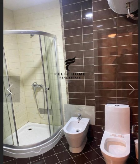 Tirane, jepet me qera apartament 1+1+Ballkon Kati 1, 60 m² 500 € (PORCELAN)