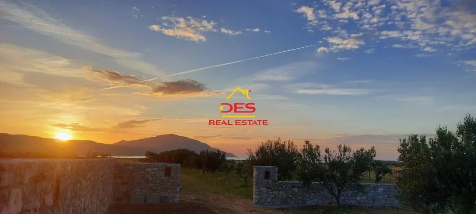 Vlore, shitet truall , 2.500 m² 220.000 € (Rruga Nacionale Orikum-Dukat)