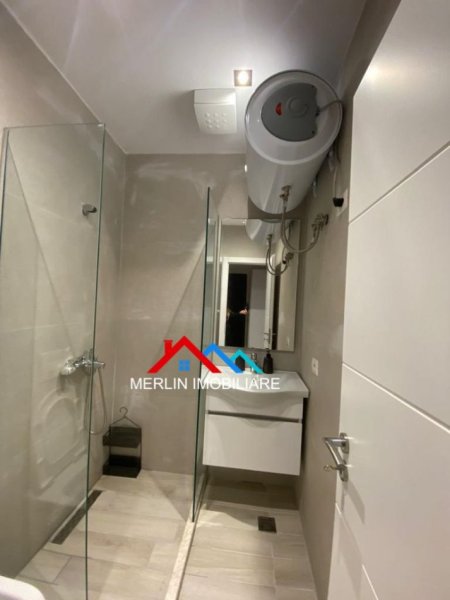 Tirane, jepet me qera apartament 2+1+Ballkon Kati 1, 75 m² 640 € (21 DHJETORI)