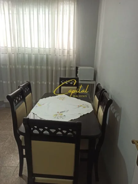 Tirane, jepet me qera apartament 2+1 Kati 1, 100 m² 500 € (SHKOLLA E BASHKUAR)