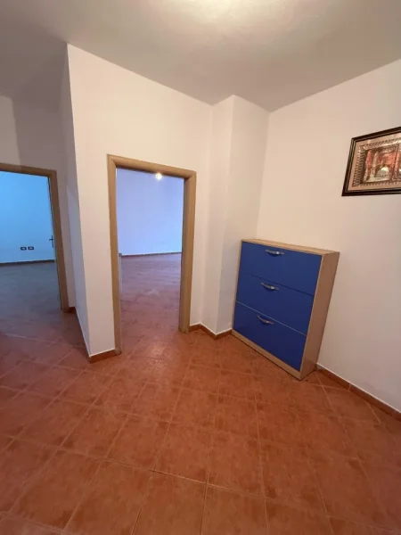 Tirane, shitet apartament 2+1 Kati 2, 112 m² 120.000 € (Yzberisht nela 6)