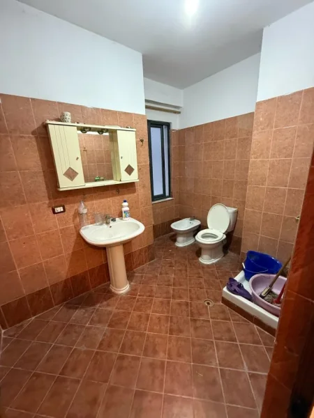 Tirane, shitet apartament 2+1 Kati 2, 112 m² 120.000 € (Yzberisht nela 6)