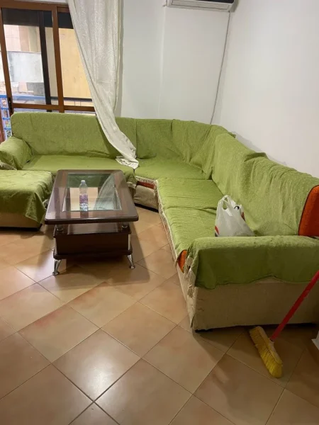 Tirane, jepet me qera apartament 2+1 Kati 3, 450 € (Riza Çuka)