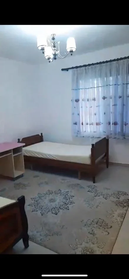 Tirane, jepet me qera apartament 2+1+Ballkon Kati 0, 100 m² 400 € (LAPRAKE)