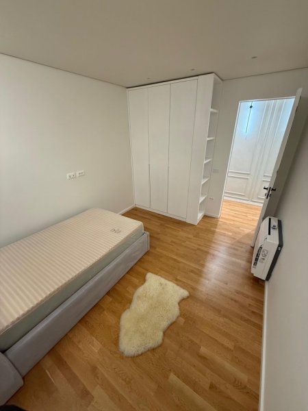 Tirane, jepet me qera 3+1+Ballkon Kati 3, 1.999 € (TEG)
