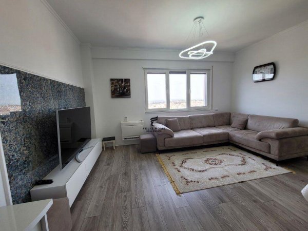 Tirane, jepet me qera apartament 2+1+Ballkon Kati 3, 75 m² 600 € (RRUGA E BARRIKADAVE)