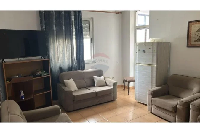 Tirane, jepet me qera apartament 1+1 Kati 4, 73 m² 560 € (Rruga Dritan Hoxha)