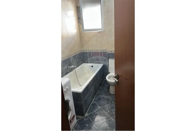 Tirane, jepet me qera apartament 1+1 Kati 4, 73 m² 560 € (Rruga Dritan Hoxha)