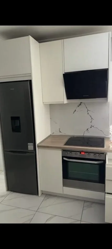 Tirane, jepet me qera apartament 1+1 Kati 3, 70 m² 650 € (Jepet me Qera Supet Apartamenti 1+1 ne Rrugen e Barrikadave.)