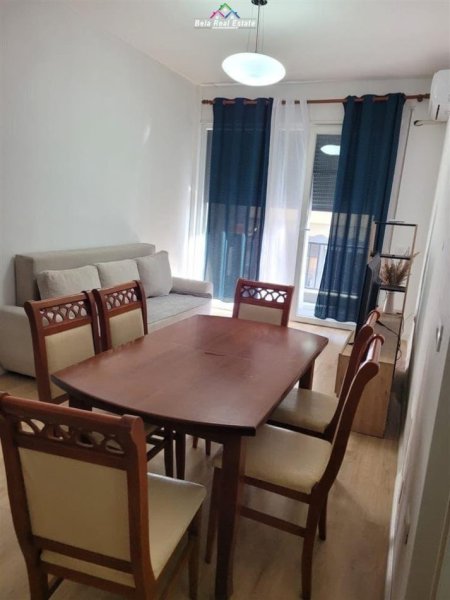 Tirane, jepet me qera apartament 1+1+Ballkon Kati 4, 65 m² 400 € (5 maji)