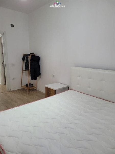 Tirane, jepet me qera apartament 1+1+Ballkon Kati 4, 65 m² 400 € (5 maji)