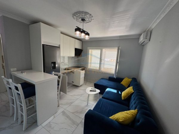 Tirane, jepet me qera 1+1 Kati 3, 45 m² 550 € (Rruga e Barrikadave)