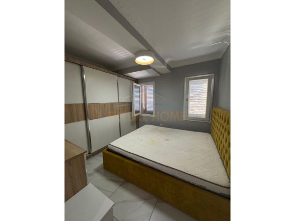 Tirane, jepet me qera 1+1 Kati 3, 45 m² 550 € (Rruga e Barrikadave)