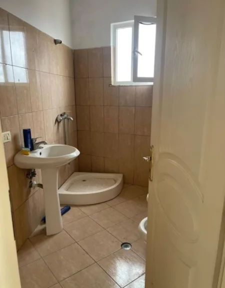 Tirane, shitet apartament 1+1 Kati 4, 72 m² 85.000 € (Shefqet Kuka)