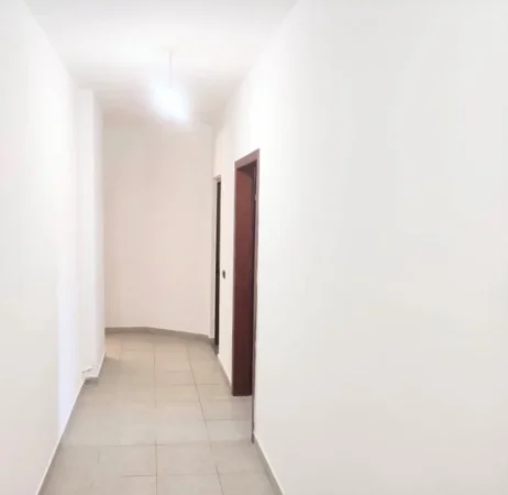 Tirane, shitet apartament 2+1+Ballkon Kati 5, 100 m² 93.000 € (Fresk,prane xhamise)