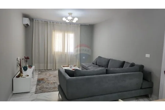 Tirane, shitet apartament 2+1+Ballkon Kati 5, 80 m² 139.000 € (Rruga Hoxha Tahsin)
