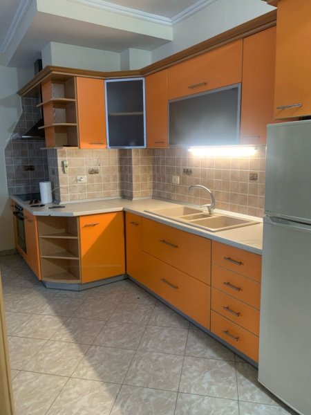 Tirane, jepet me qera apartament 2+1 Kati 5, 67 m² 550 € (rruga e barrikadave)