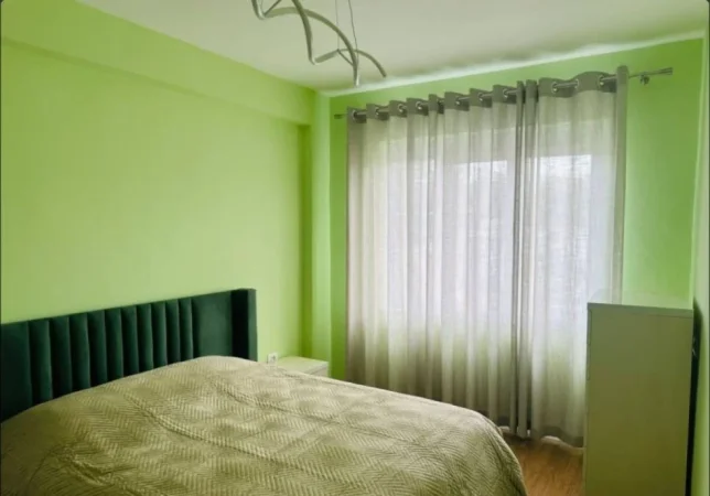 Tirane, jepet me qera apartament 3+1 Kati 6, 100 m² 800 € (Liqeni Artificial)
