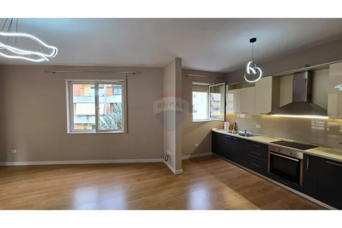 jepet me qera , 140 m² 700 € (Apartament 3+1+2 per Qira te Kopshti Zoologjik!)
