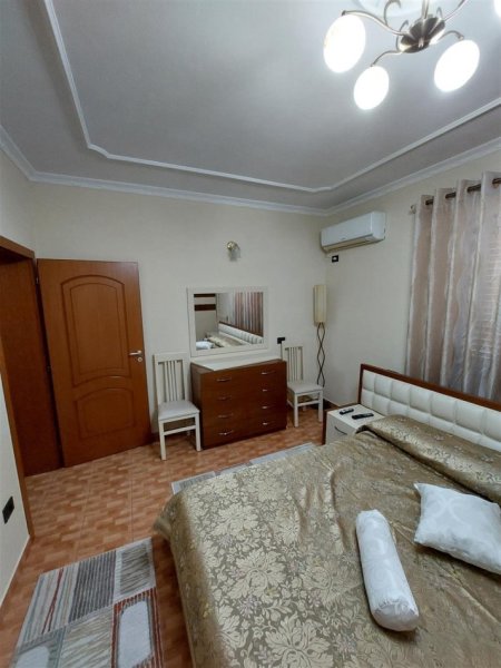 Tirane, jepet me qera apartament 2+1 Kati 3, 70 m² 450 € (oxhaku)