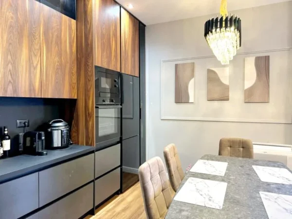 Tirane, shitet apartament 2+1 , 108 m² (TEG)