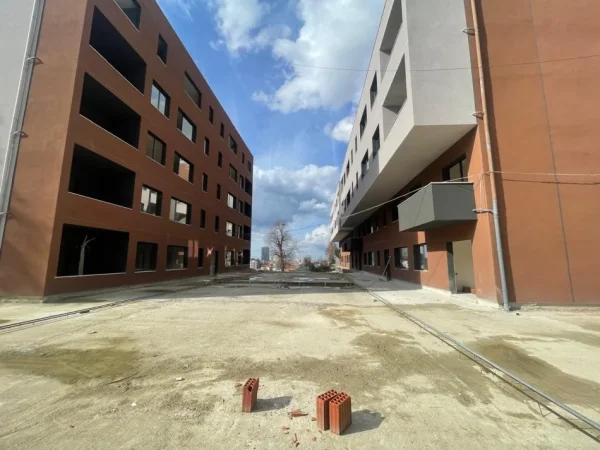 Shitet Apartament 2+1 +2 155.000 € (Rruga Elbasanit)