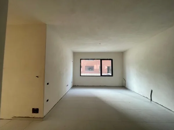 Shitet Apartament 2+1 +2 155.000 € (Rruga Elbasanit)