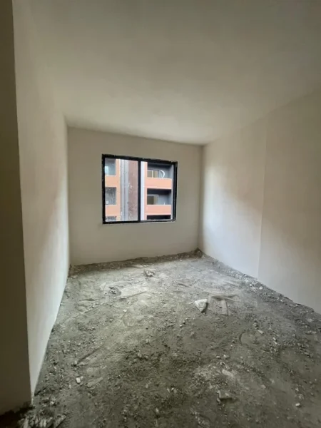 Shitet Apartament 2+1 +2 155.000 € (Rruga Elbasanit)