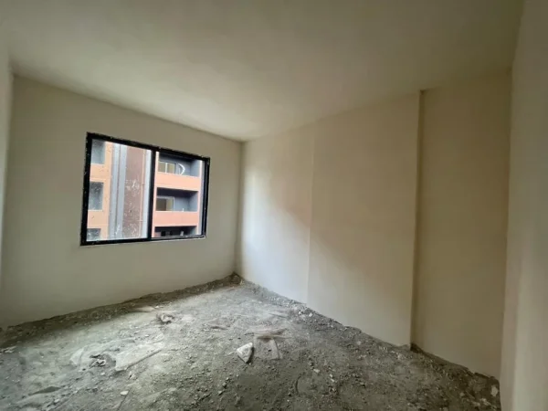 Shitet Apartament 2+1 +2 155.000 € (Rruga Elbasanit)