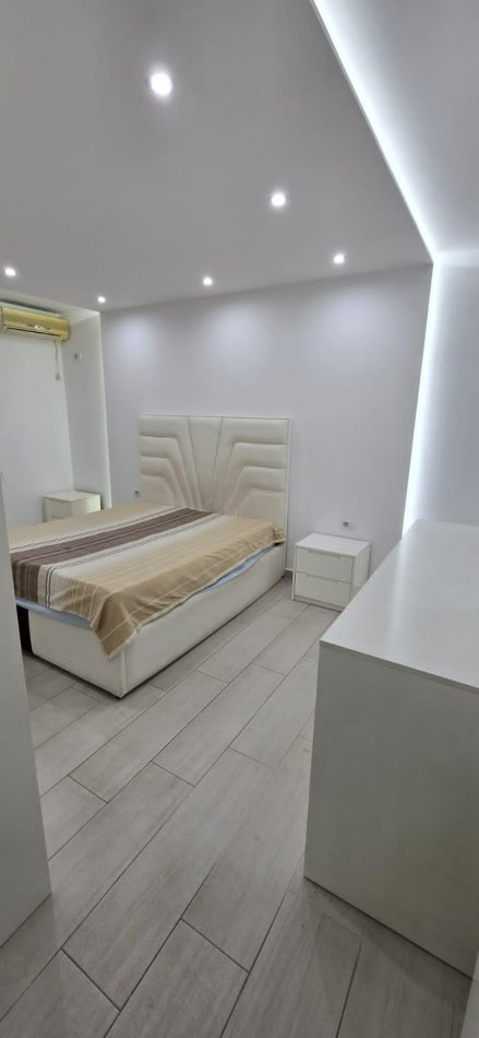 Tirane, shitet apartament 2+1+Ballkon Kati 3, 85 m² 158.000 € (Babe Rexha)