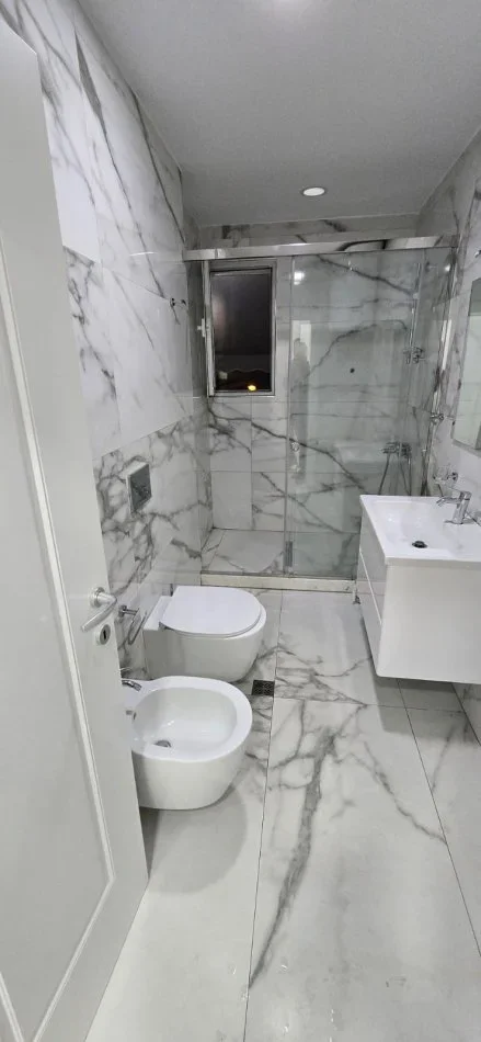 Tirane, shitet apartament 2+1+Ballkon Kati 3, 85 m² 158.000 € (Babe Rexha)