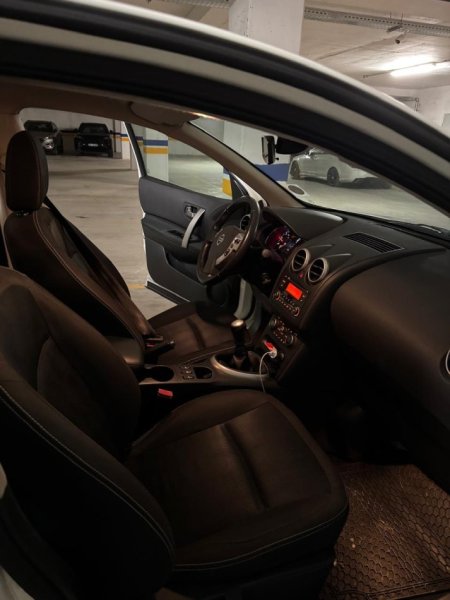 Tirane, shes makine Nissan qashqai Nafte, manuale Kondicioner 165 km 8.000 €